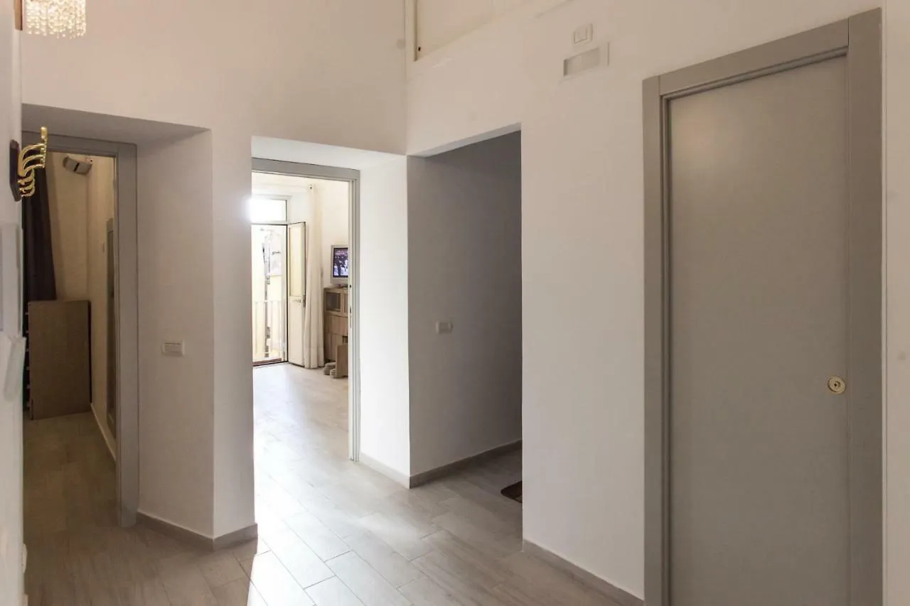 CASASÙ - appartamento con terrazzo al Vomero Napoli Italia