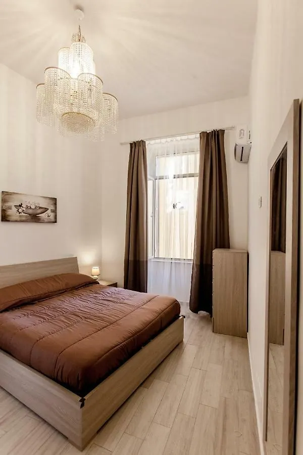 CASASÙ - appartamento con terrazzo al Vomero Napoli